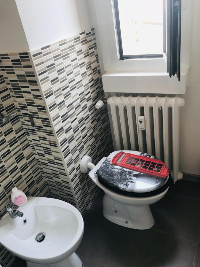 Cozy Apartment 3 Km Away From Duomo Milaan Buitenkant foto