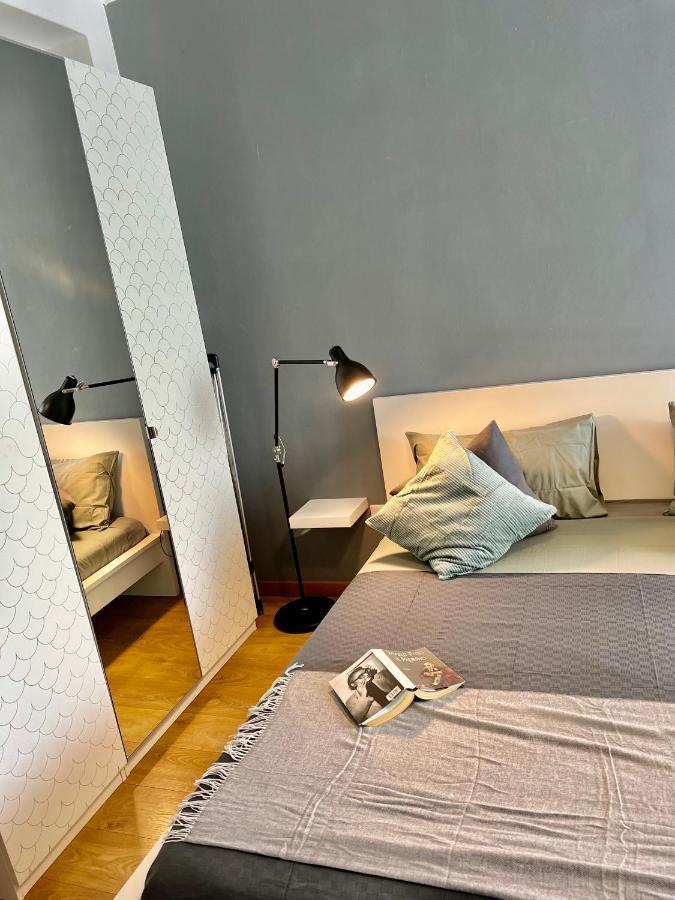 Cozy Apartment 3 Km Away From Duomo Milaan Buitenkant foto